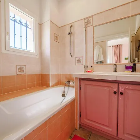 Villa De Charme A Avec Piscine Privee